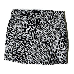 WHBM NWT 5-inch Smooth Stretch  Shorts Sz 2 Abstract Black Beige Print